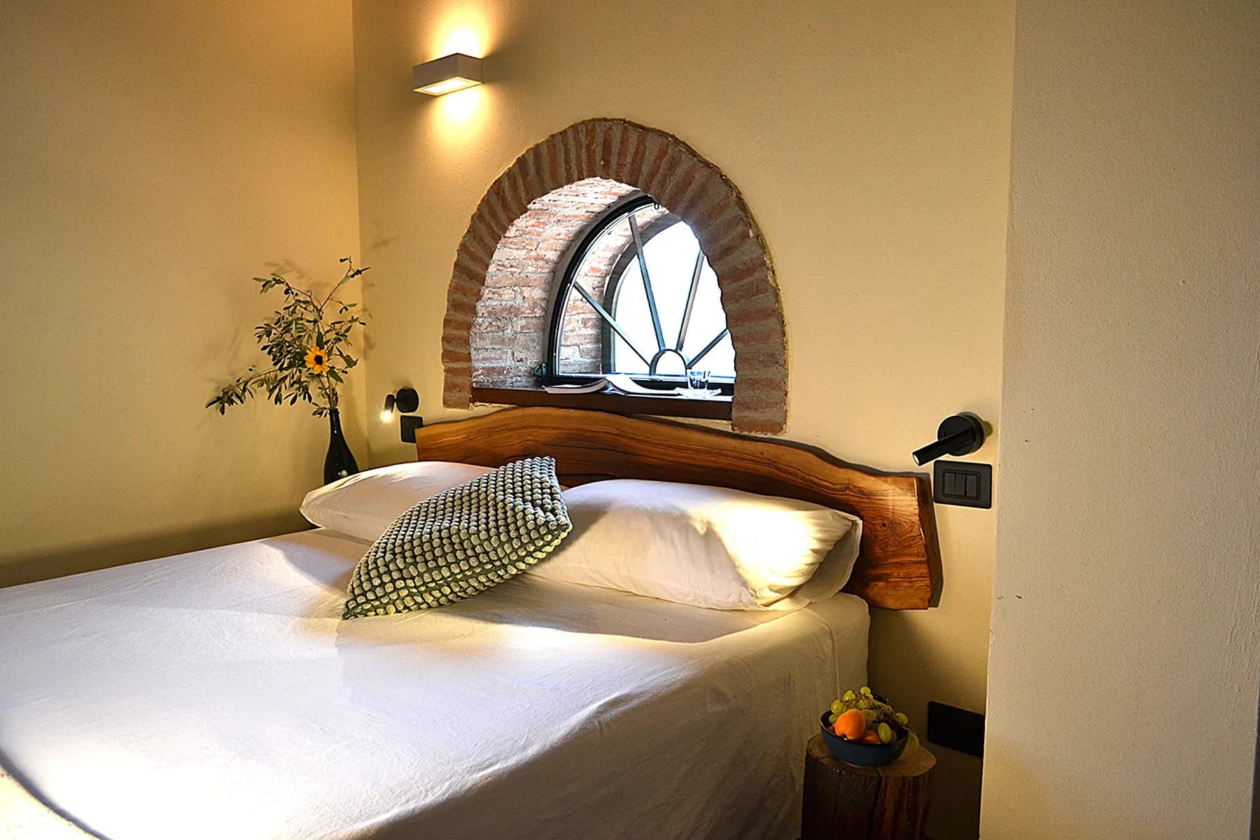 The master bedroom at Casale Eleo