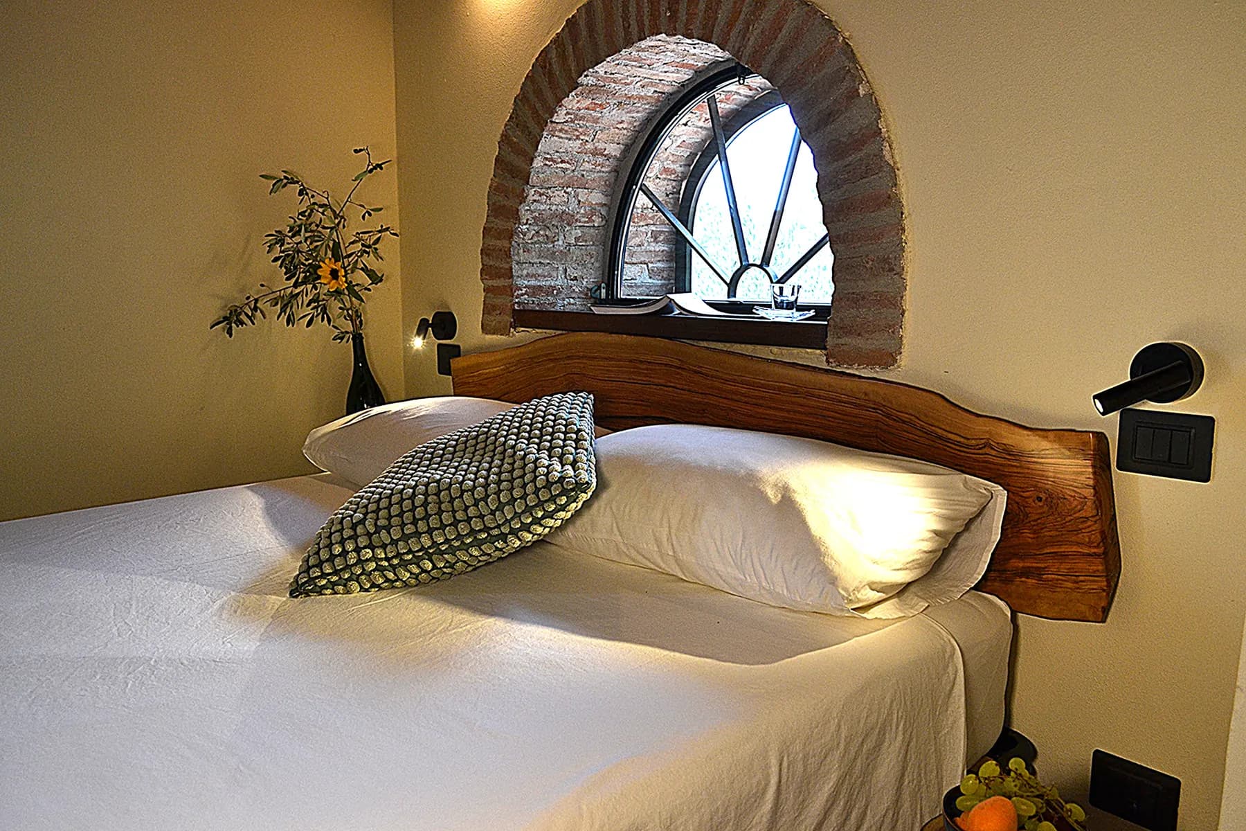 The master bedroom at Casale Eleo