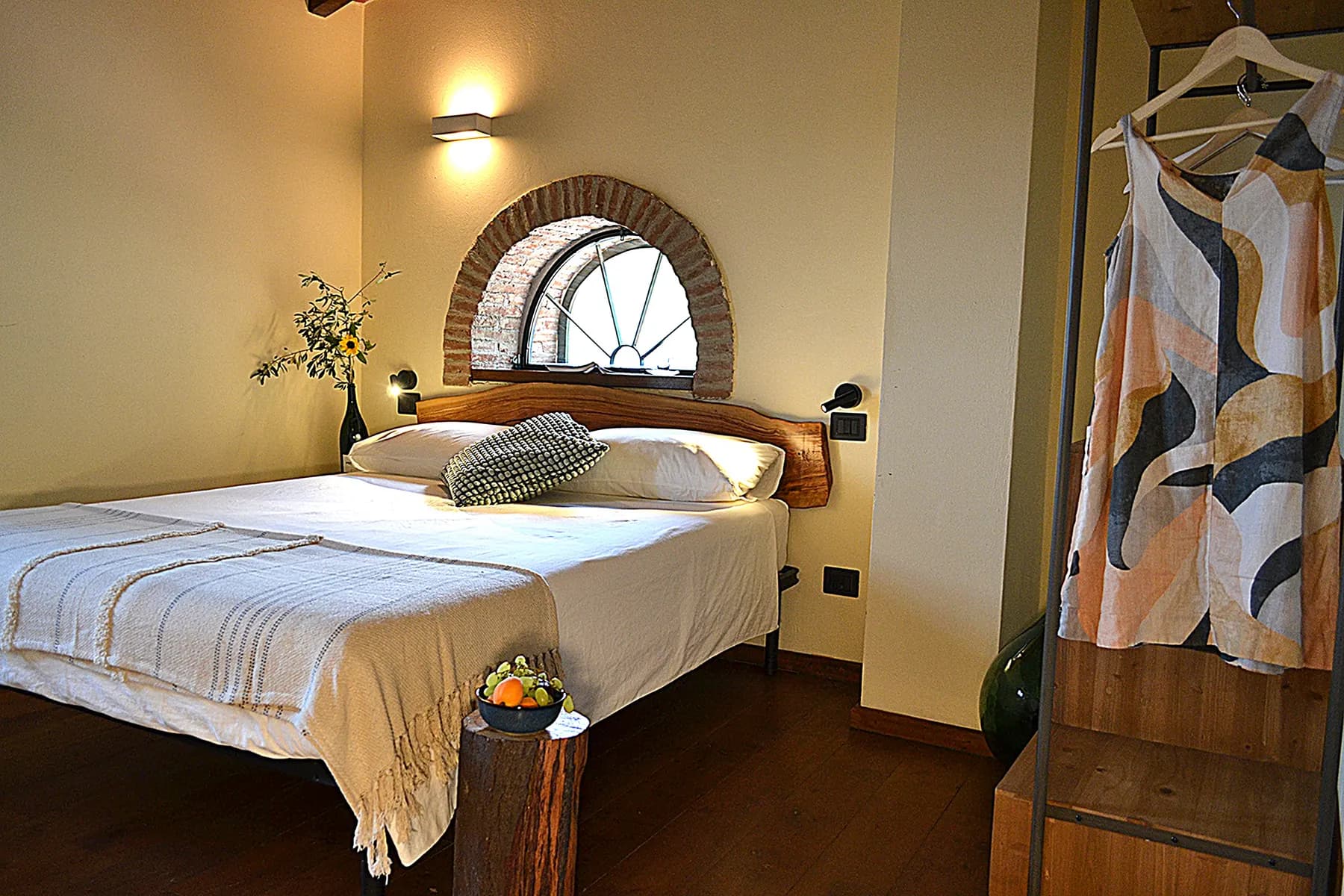 The master bedroom at Casale Eleo