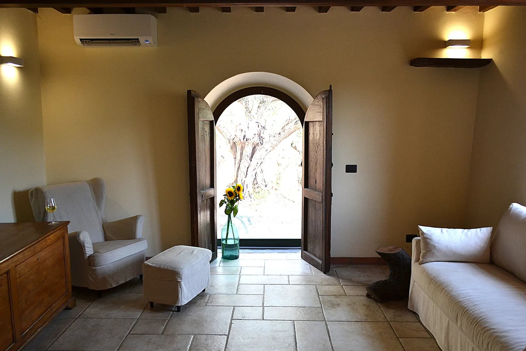 The sitting room at Casale Eleo