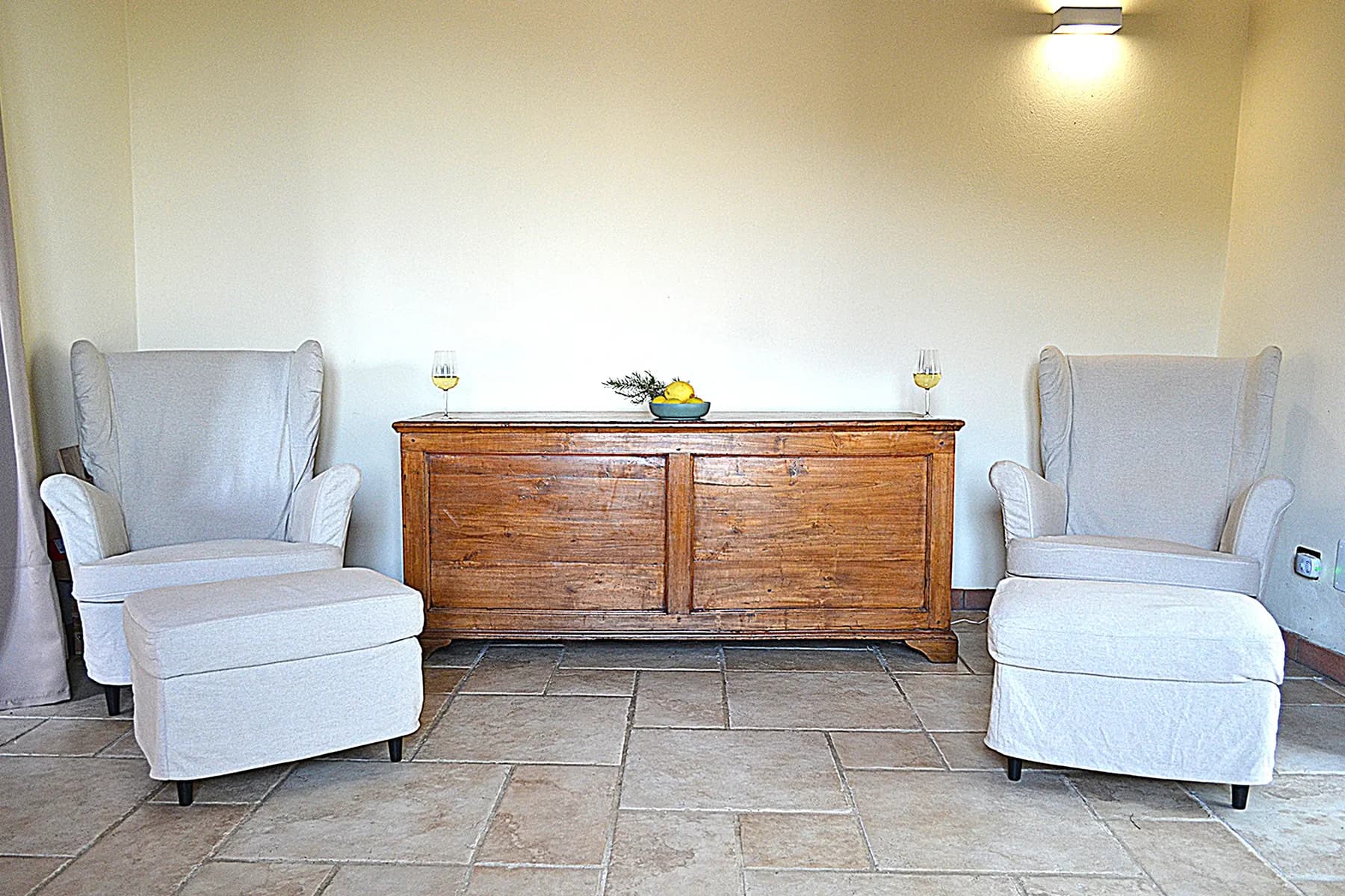 The sitting room at Casale Eleo