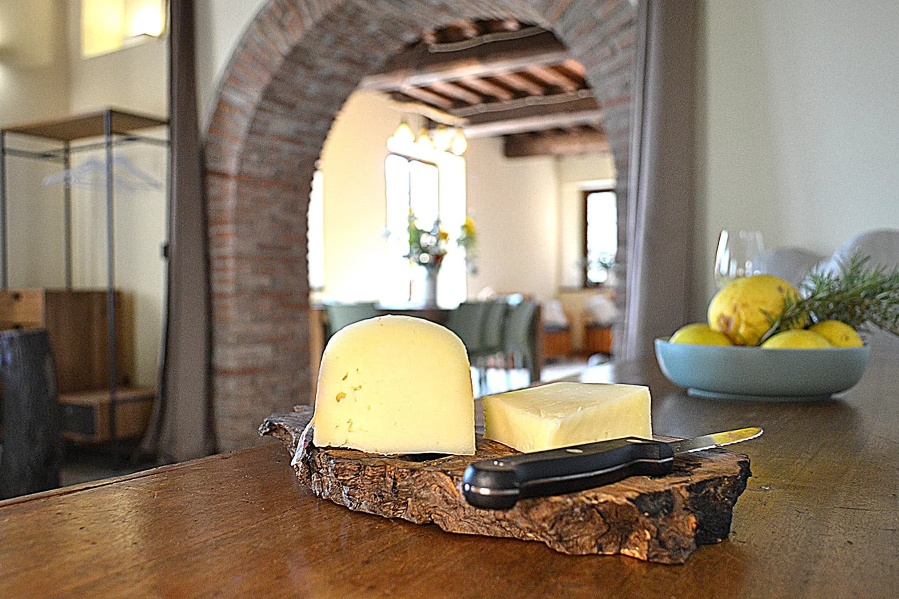 The sitting room at Casale Eleo
